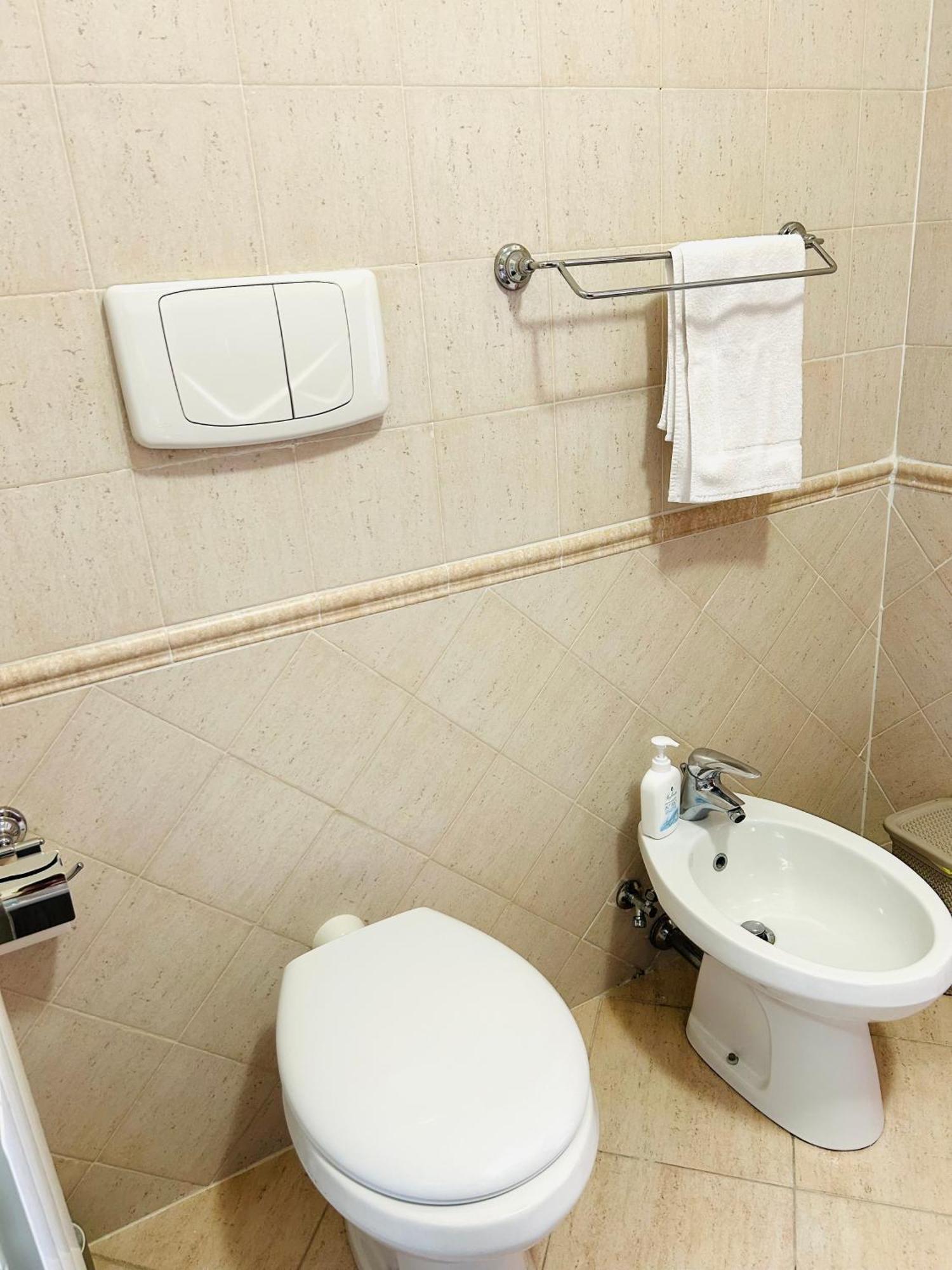 The House Room Aeroporto Fiumicino Dış mekan fotoğraf
